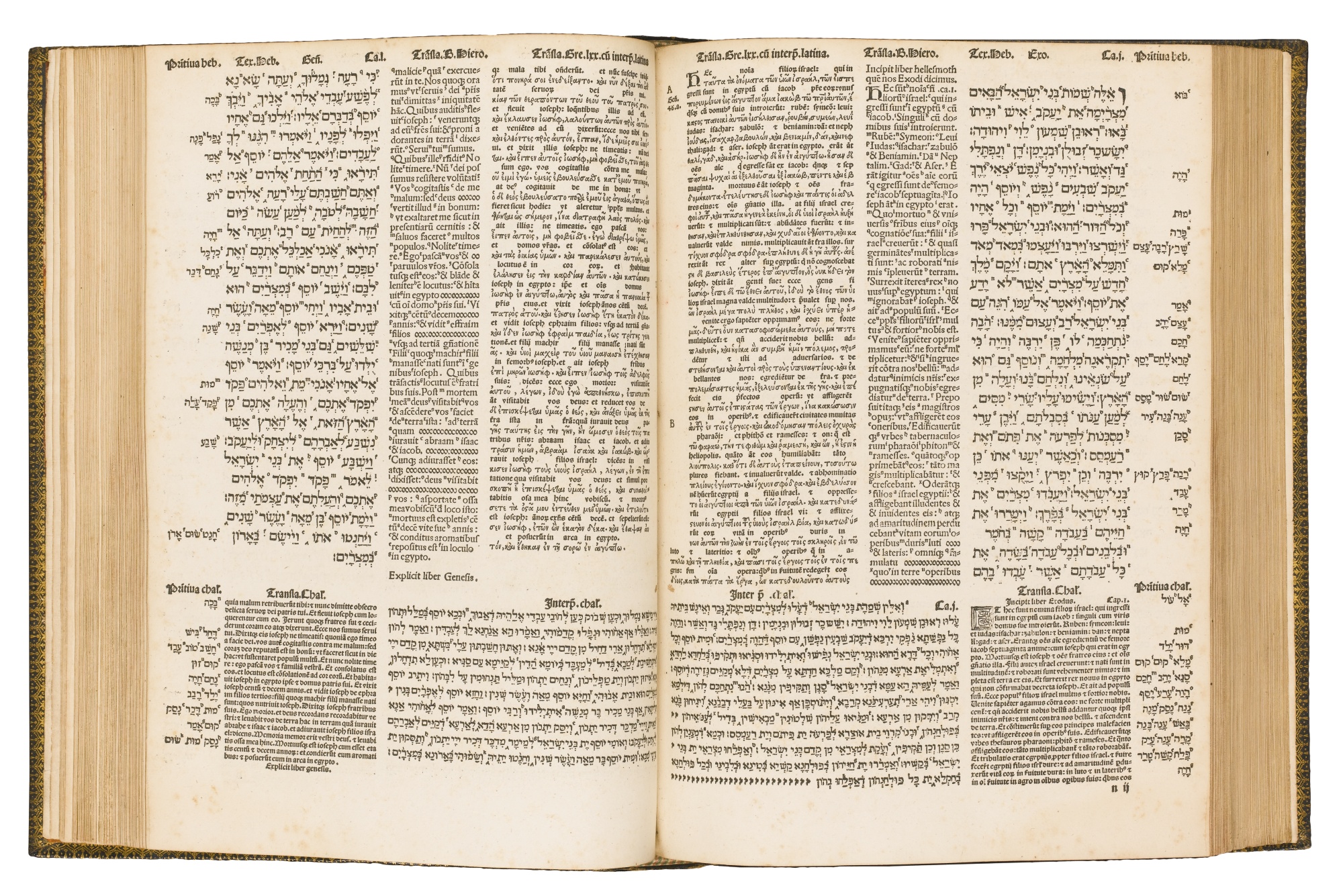 Biblia Políglota Complutense abierta, edición de 1514–1517 con el texto bíblico dispuesto en varias lenguas.